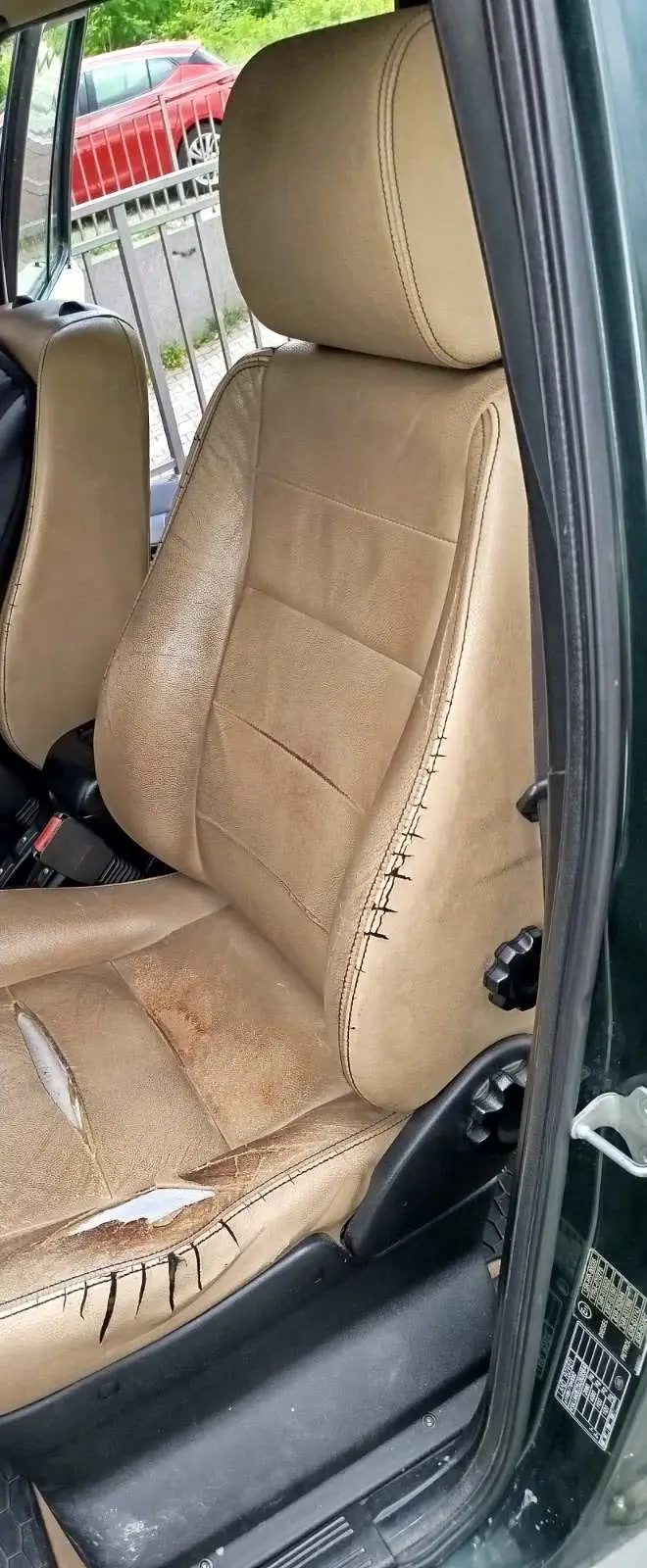 Пред: седиште на Land Rover