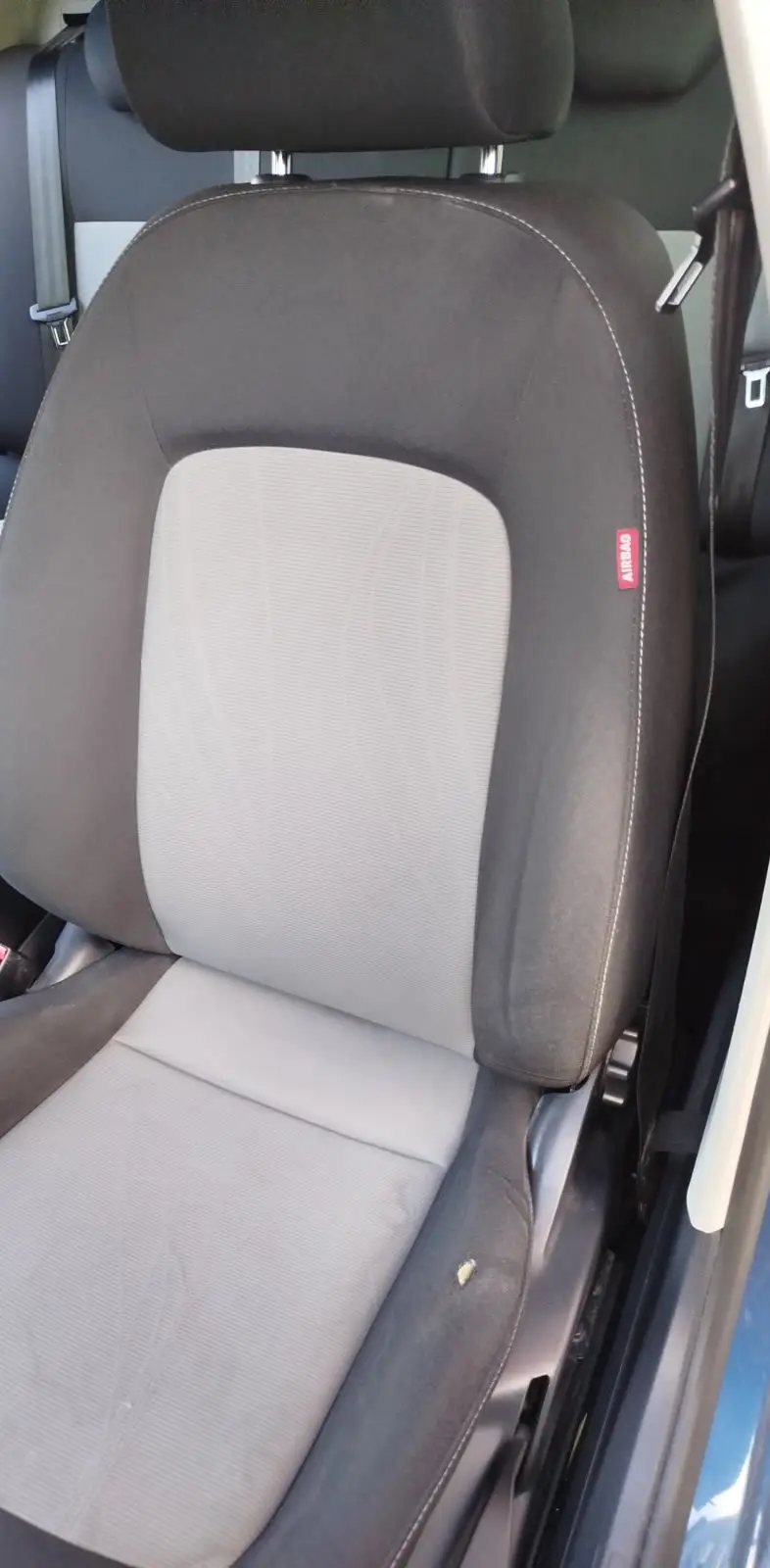 Пред: седиште на SEAT